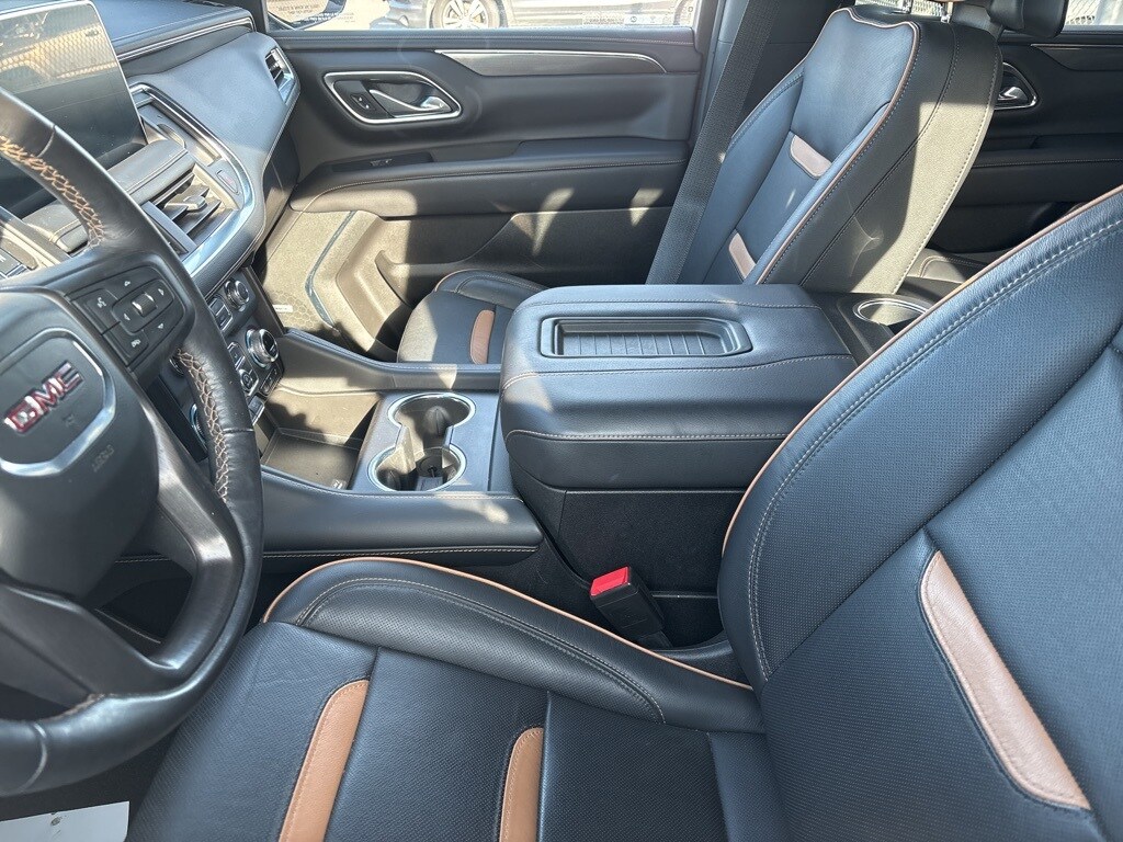 2021 Gmc Yukon AT4 photo 2