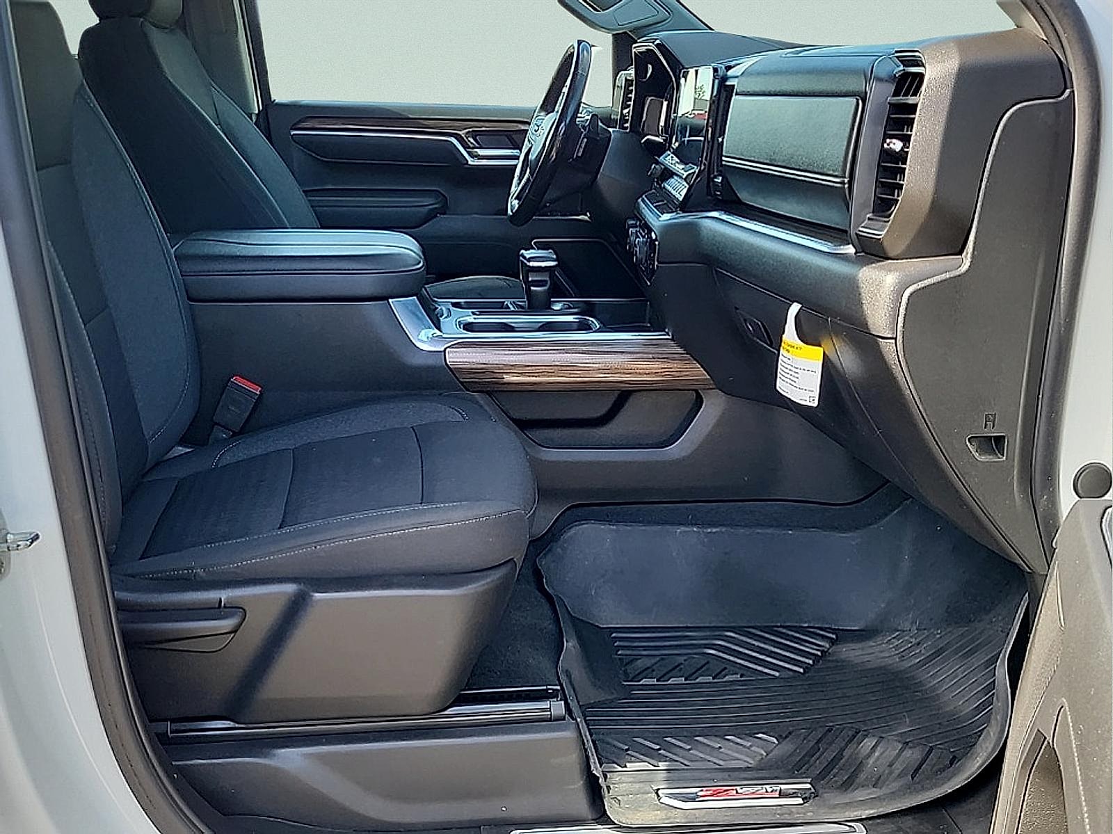 2025 Chevrolet Silverado 1500 LT - Photo 10