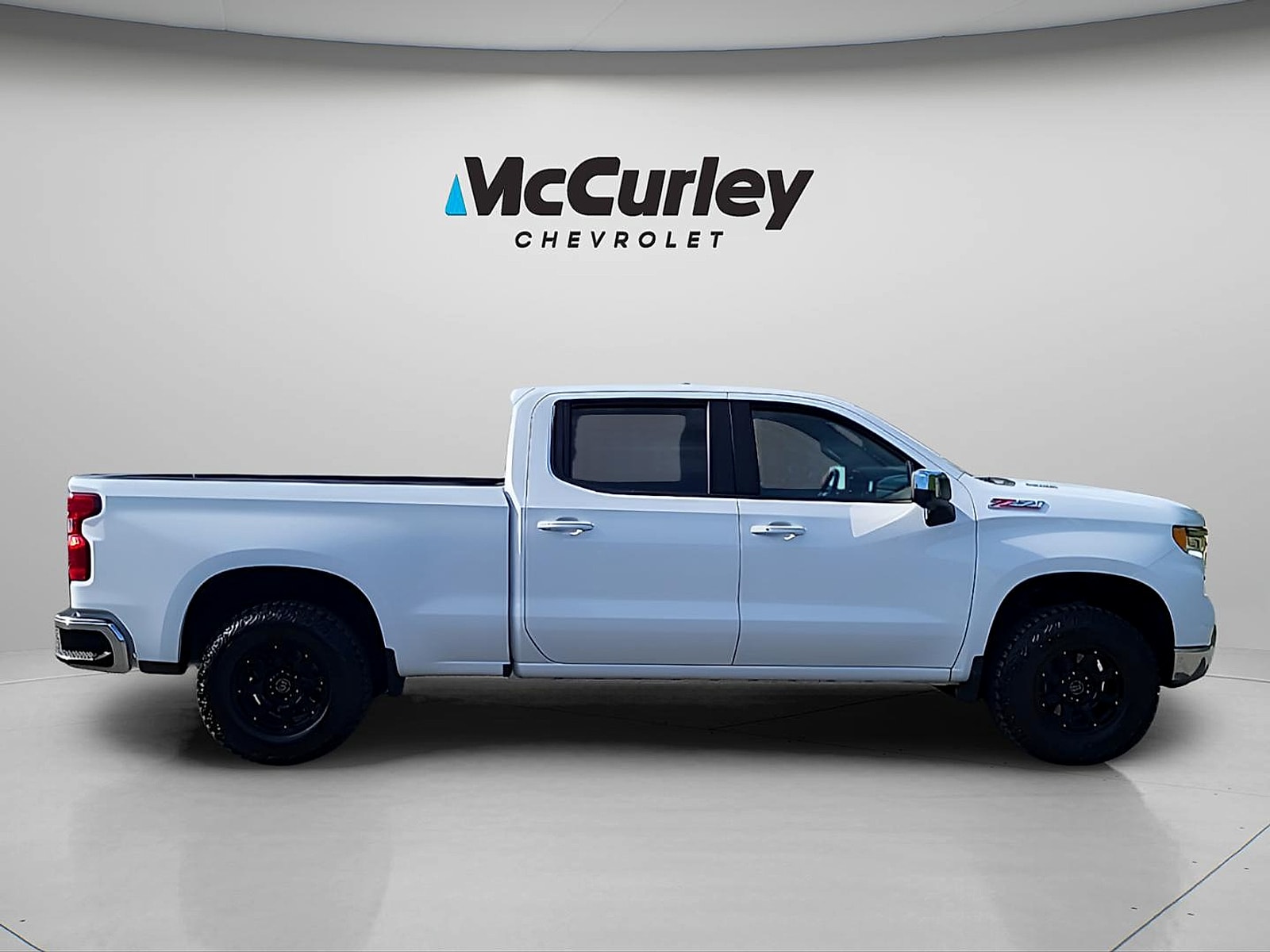 2025 Chevrolet Silverado 1500 LT - Photo 8