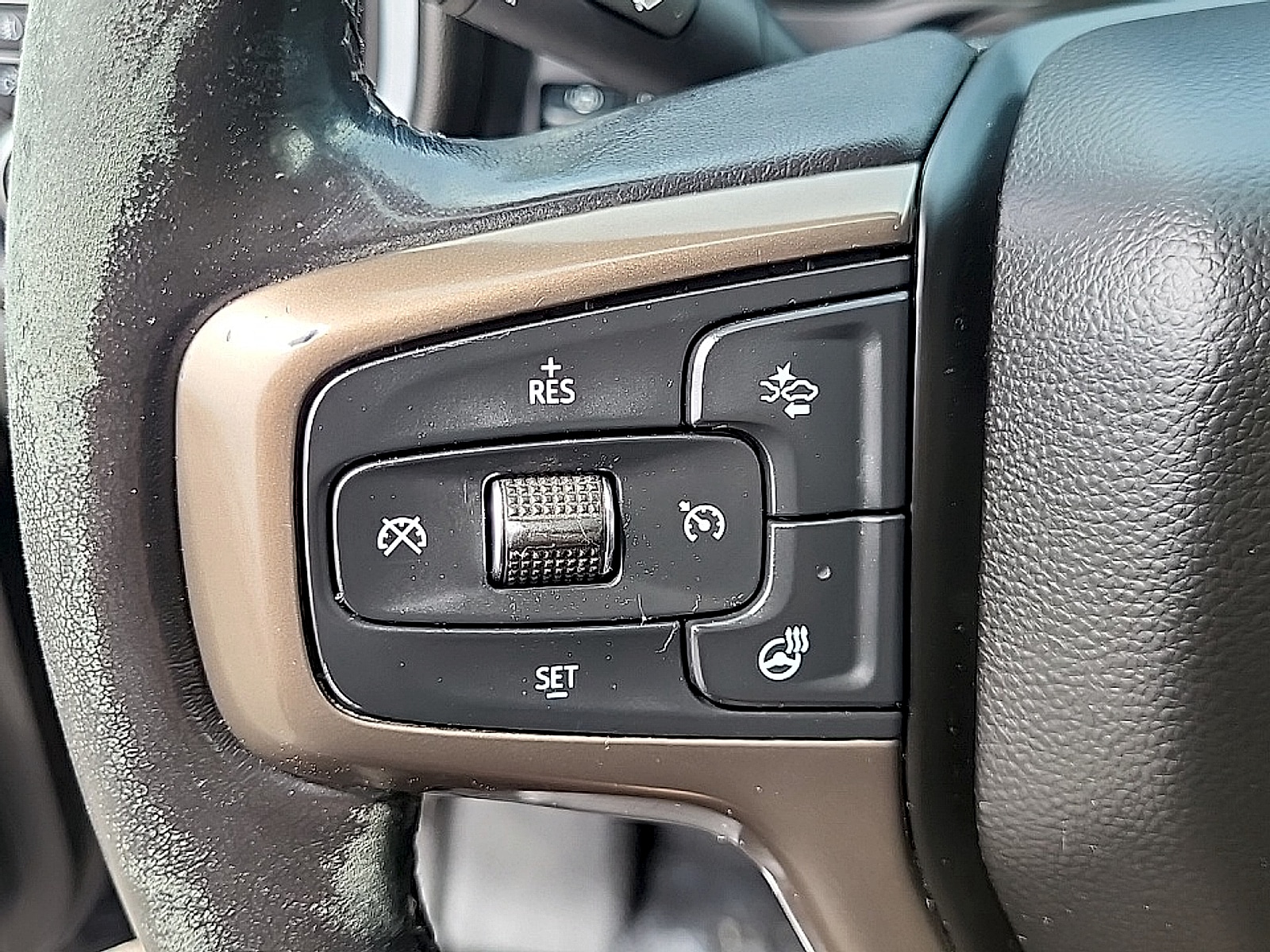 2022 Chevrolet Silverado 3500HD High Country - Photo 17