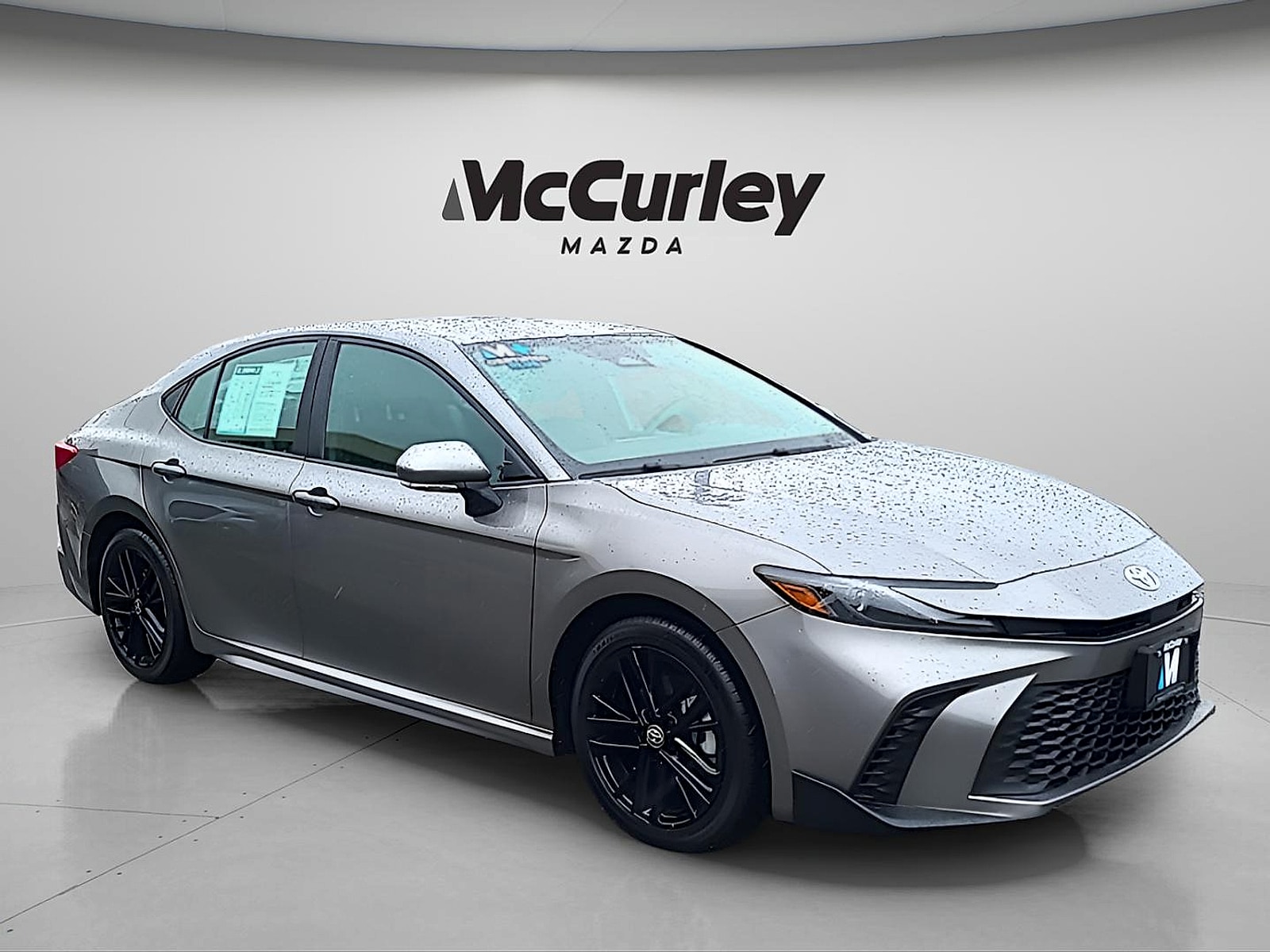2025 Toyota Camry SE AWD Hybrid's photo