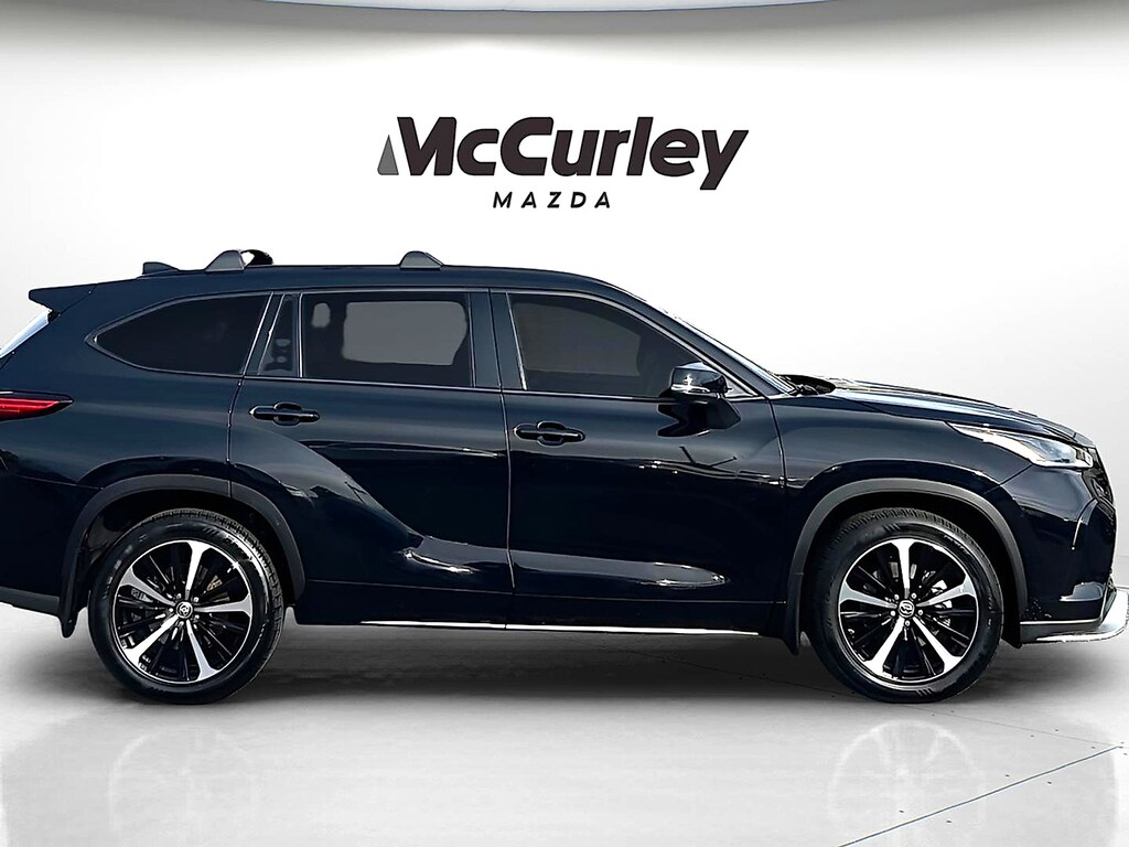 Used 2022 Toyota Highlander XSE