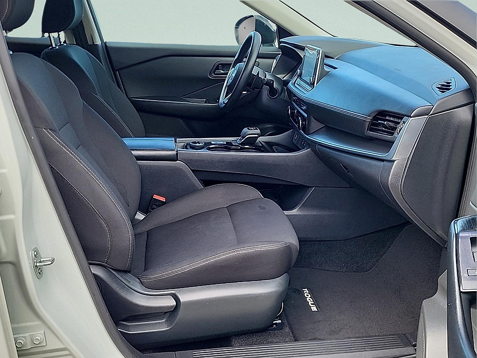 2024 Nissan Rogue S - Photo 10