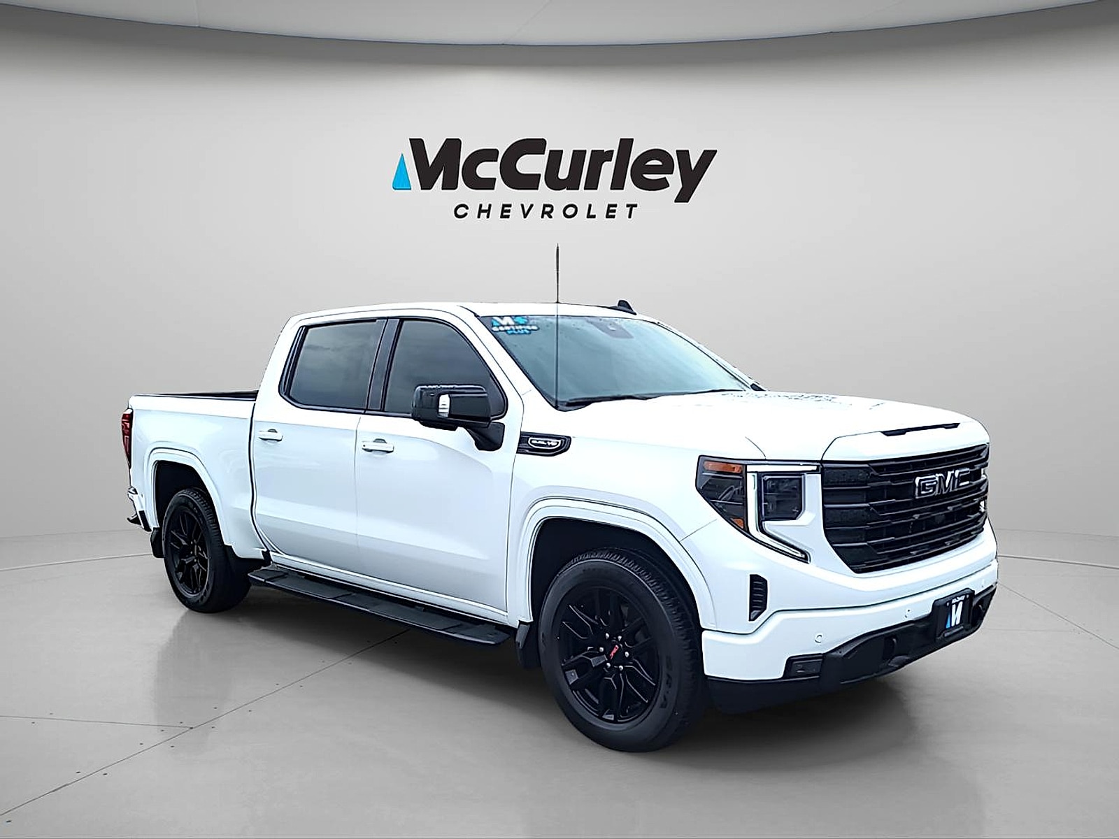 2024 GMC Sierra Elevation 4WD Crew Cab Short Box's photo