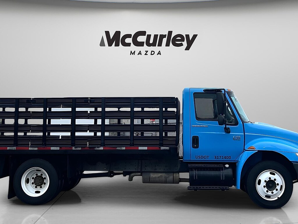 Used 2003 International 4200