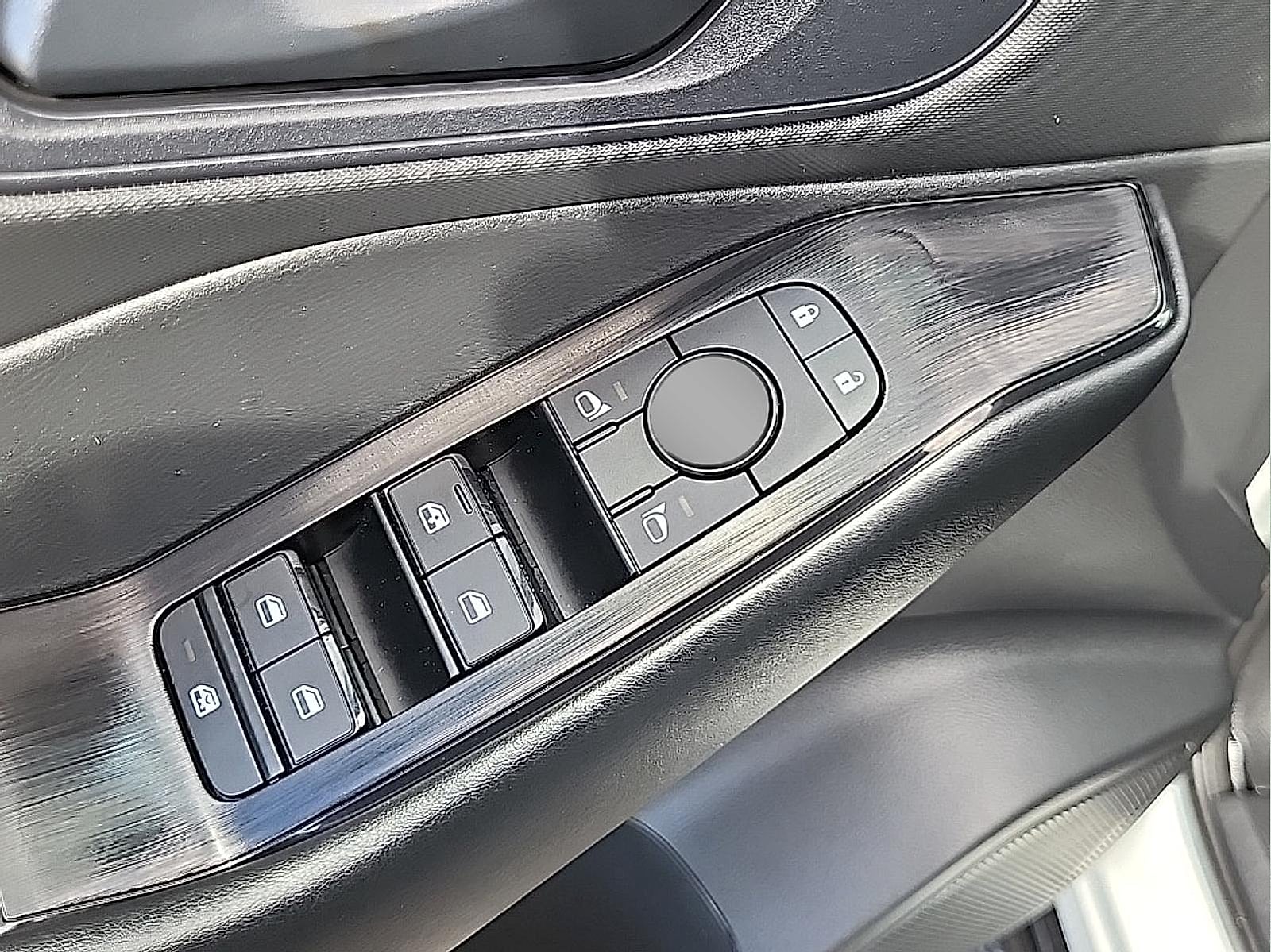 2024 Nissan Rogue S - Photo 13