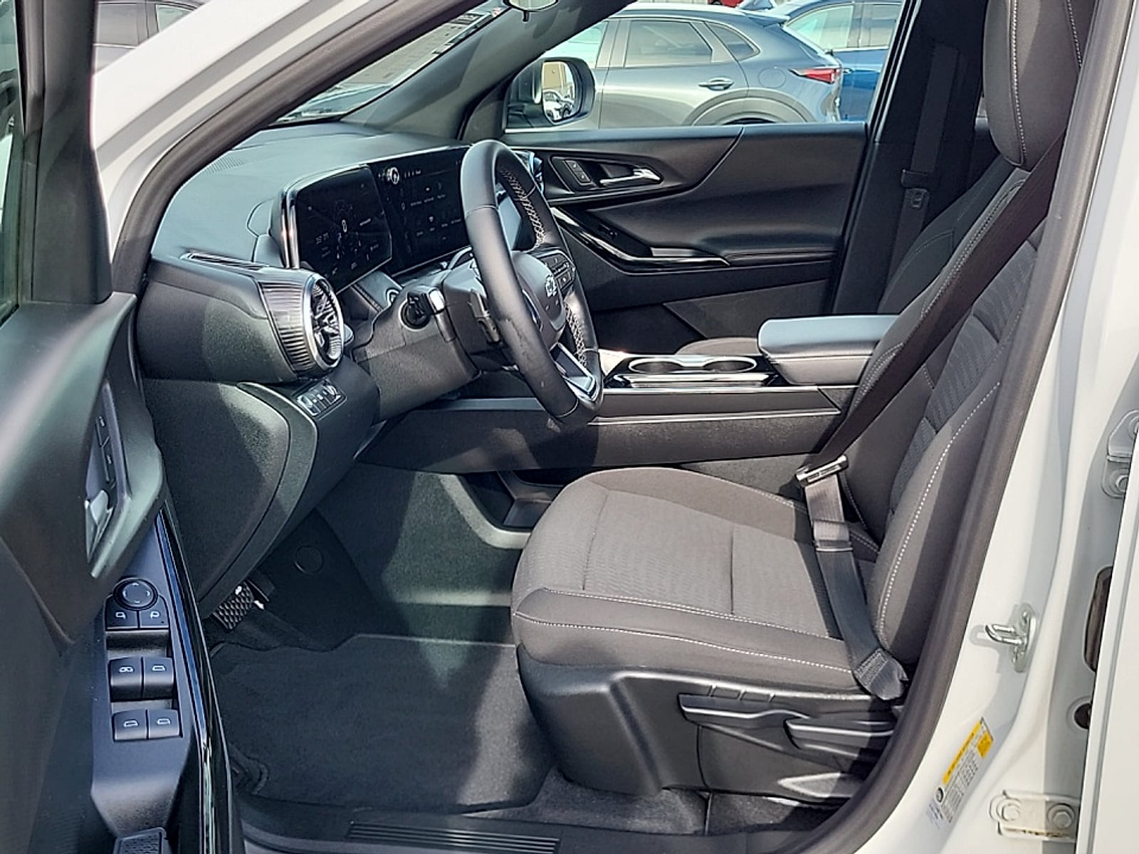 2025 Chevrolet Equinox LT - Photo 13