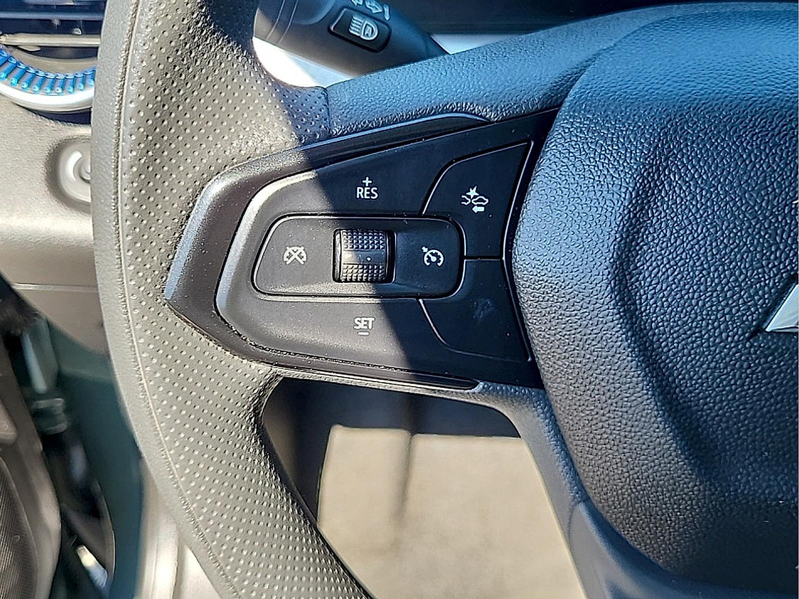 2025 Chevrolet Trax LT - Photo 17