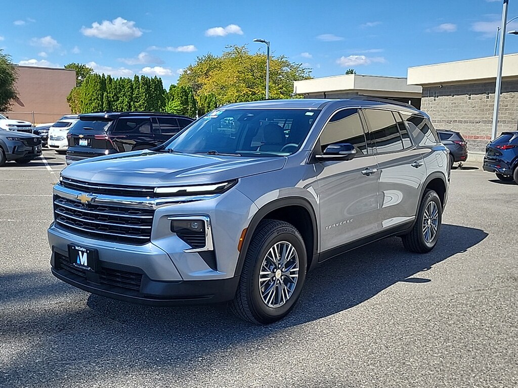 Certified 2025 Chevrolet Traverse FWD LT
