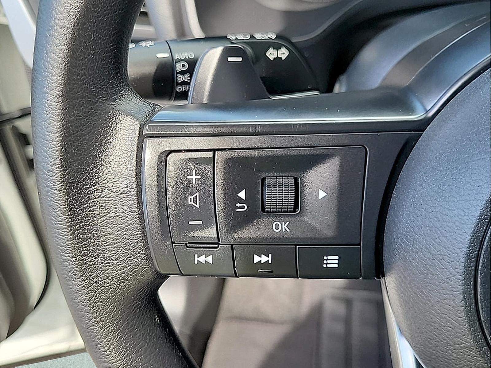 2024 Nissan Rogue S - Photo 16