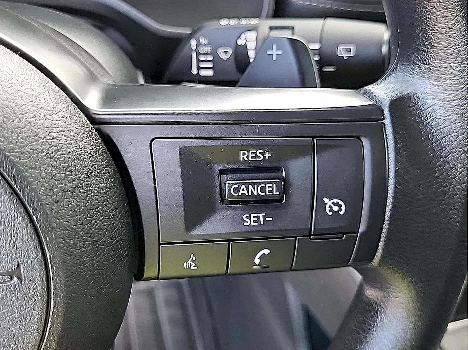 2024 Nissan Rogue S - Photo 17