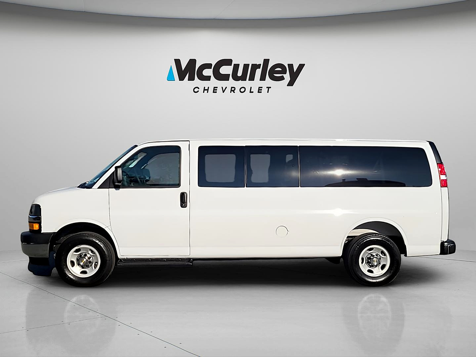 Used 2025 Chevrolet Express Passenger RWD 3500 Extended Wheelbase LT