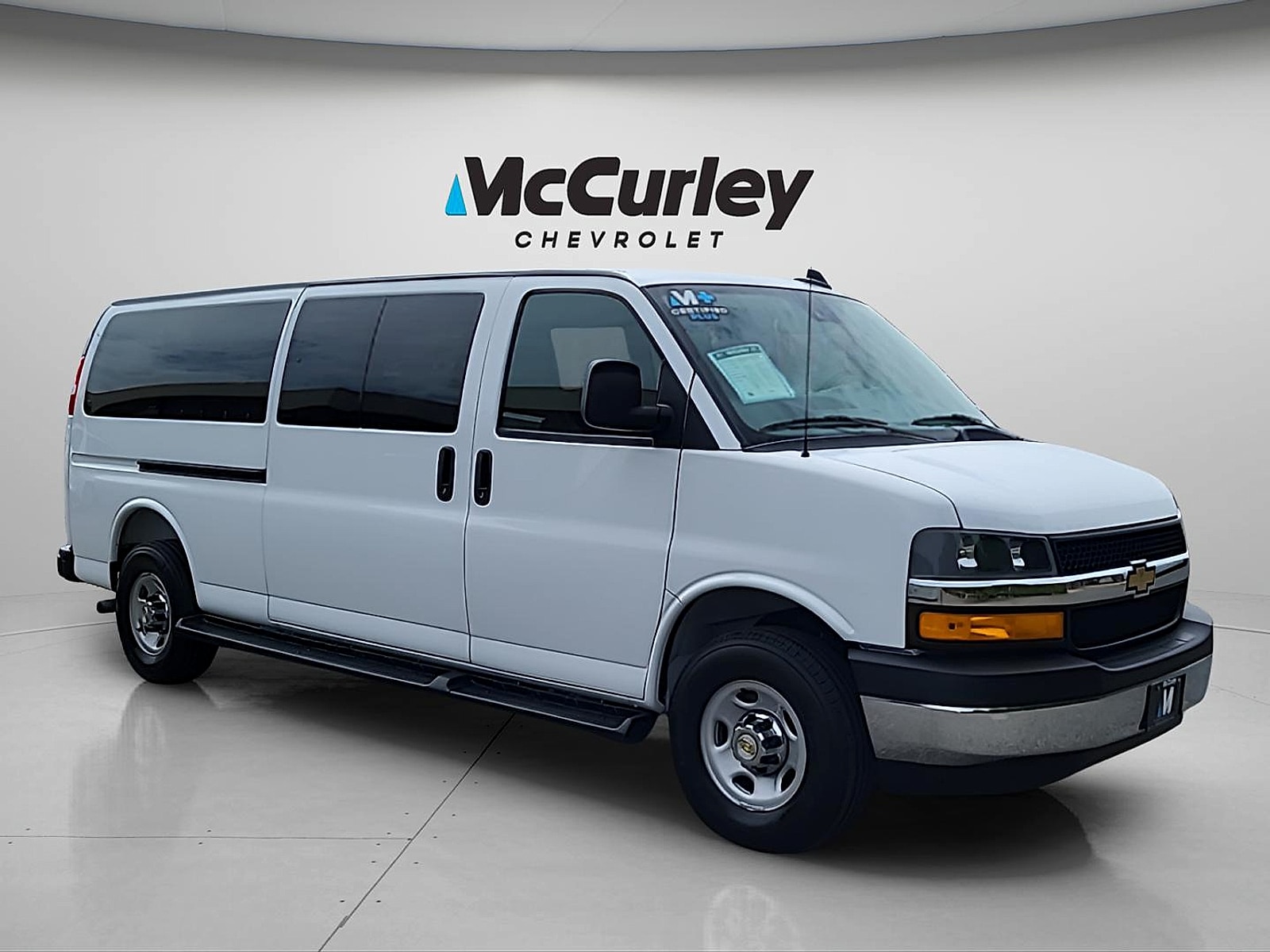 2025 Chevrolet Express 3500 LT Extended's photo