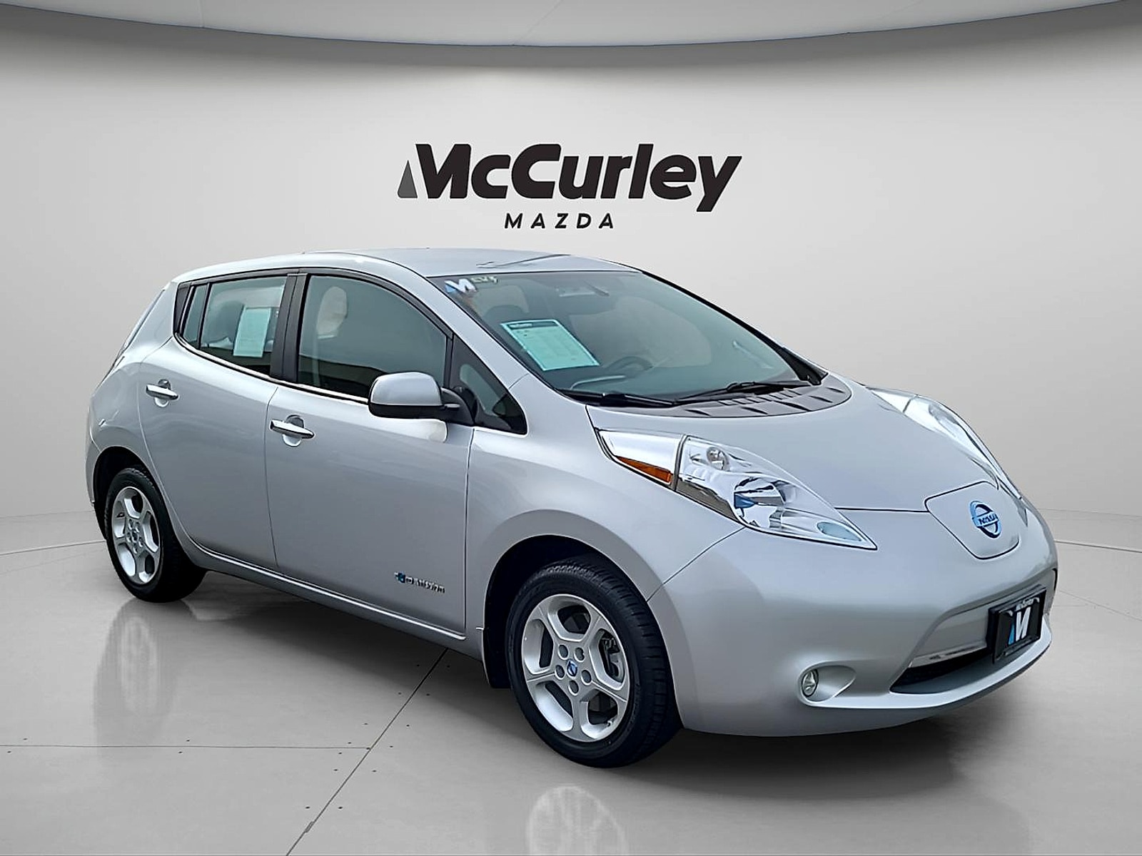 2014 Nissan Leaf SV's photo