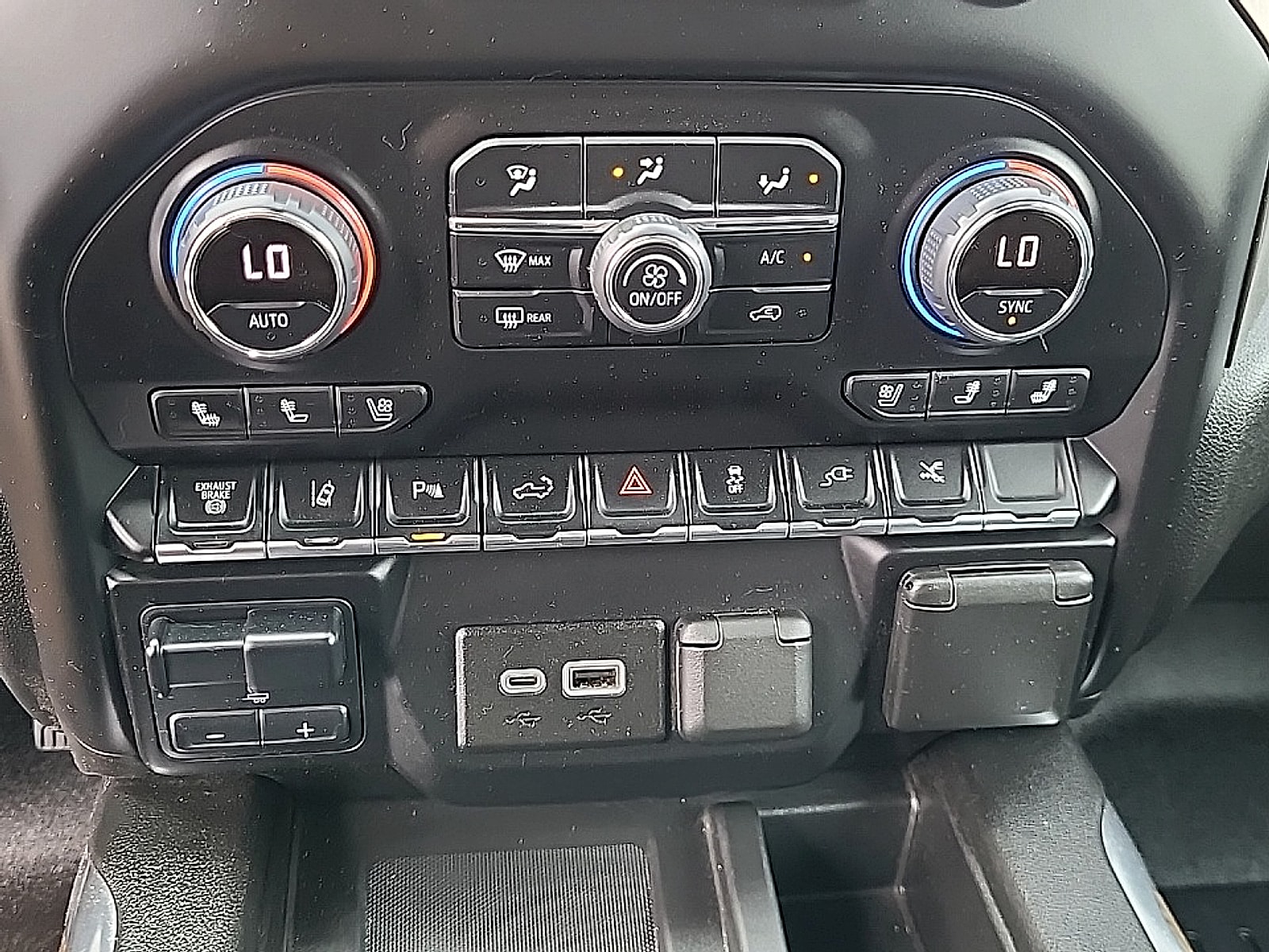 2022 Chevrolet Silverado 3500HD High Country - Photo 26