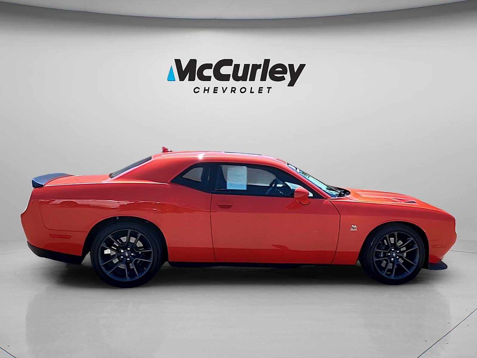 2022 Dodge Challenger R/T - Photo 8