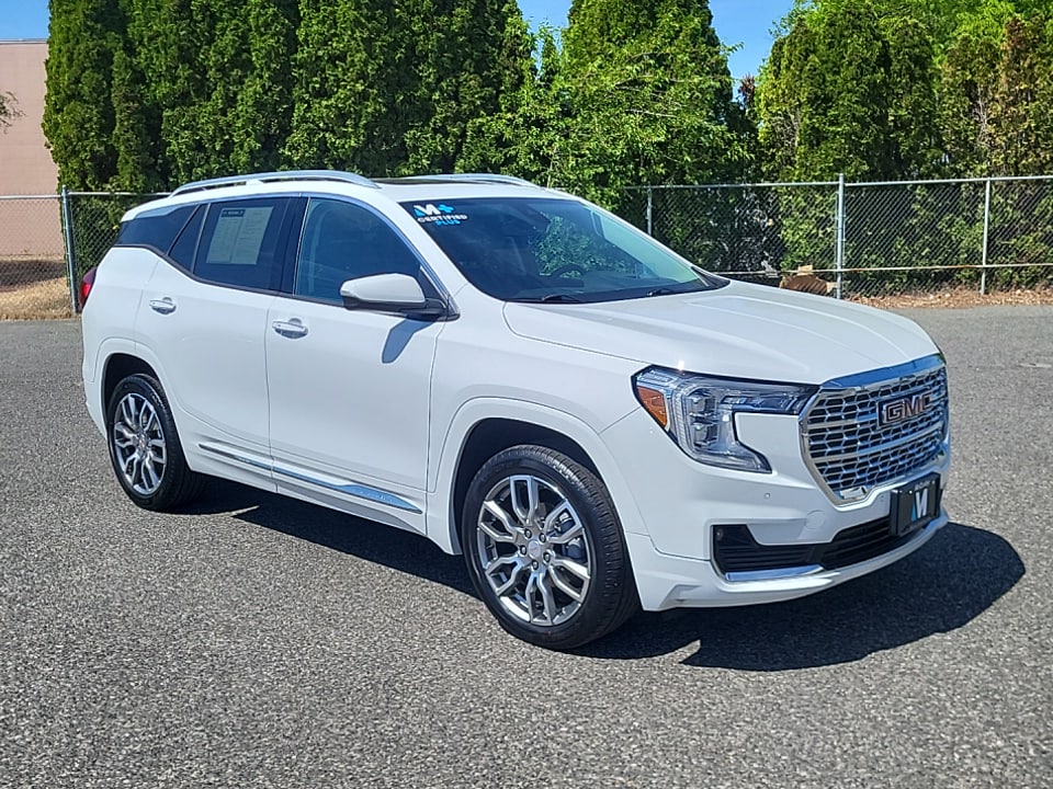 2023 GMC Terrain Denali AWD's photo