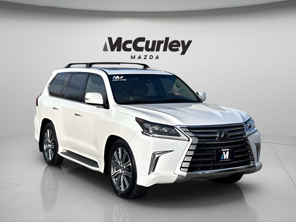 2017 Lexus LX 570's photo
