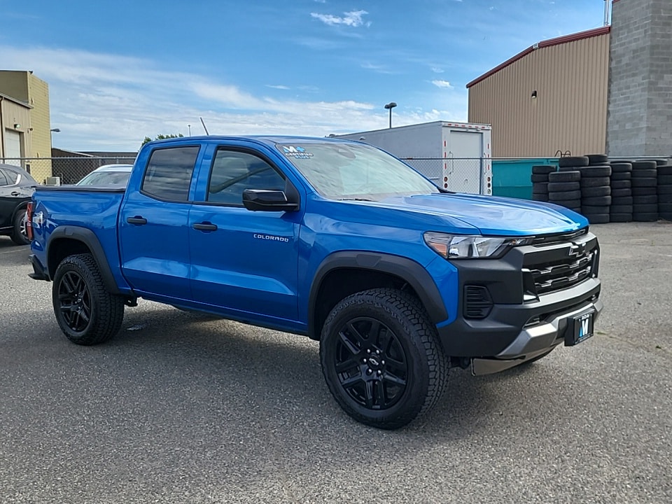 2024 Chevrolet Colorado 4WD Trail Boss Crew Cab Short Box's photo