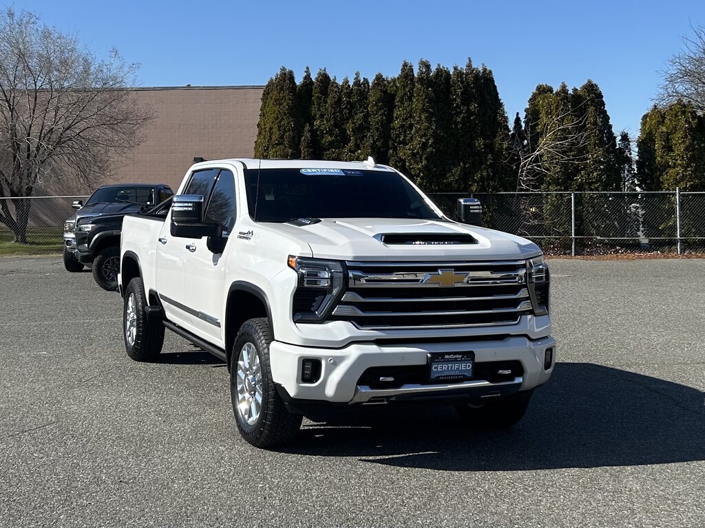 Used 2025 Chevrolet Silverado 3500HD Crew Cab, Standard Bed, High Country, 4WD
