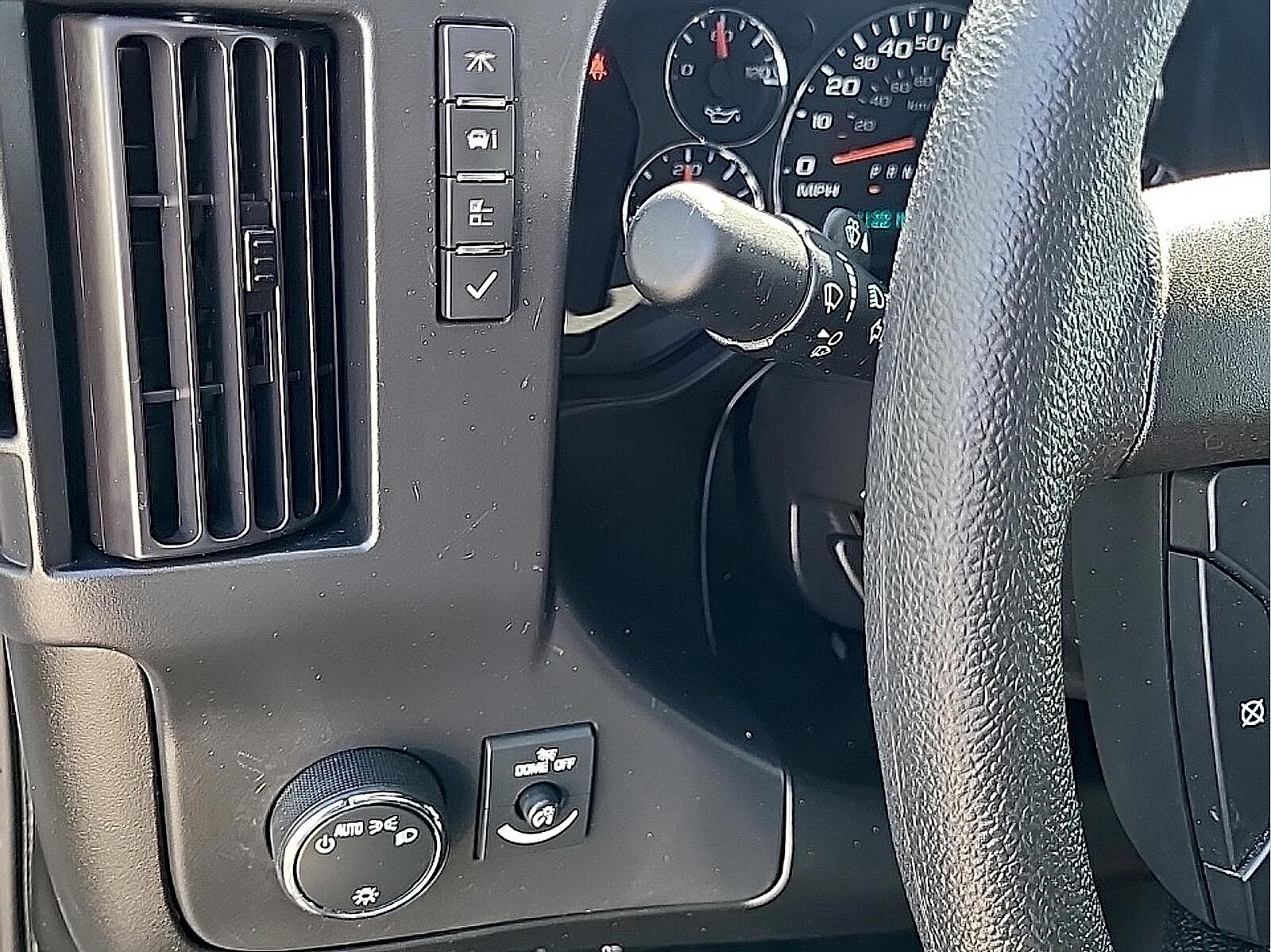 2024 Chevrolet Express Cargo Work Van - Photo 19