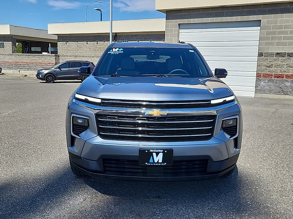 Certified 2025 Chevrolet Traverse FWD LT