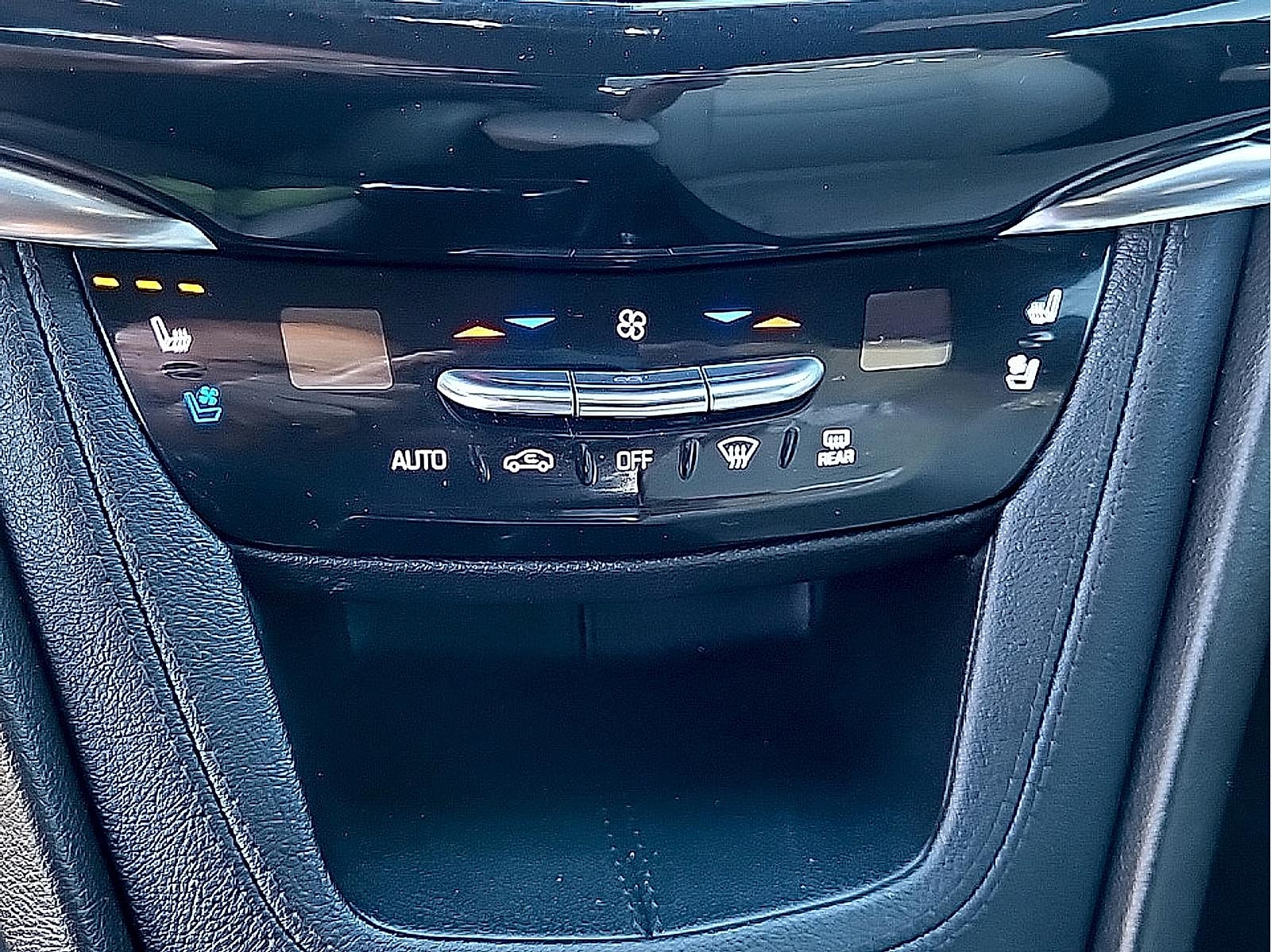 2023 Cadillac XT6 Sport - Photo 23