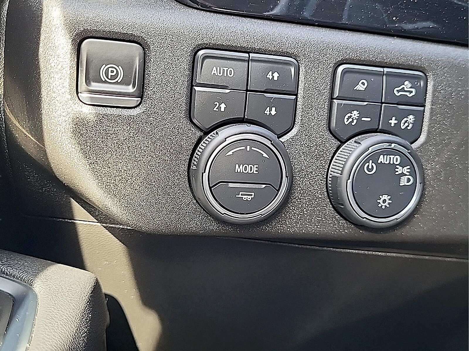 2025 Chevrolet Silverado 1500 LT - Photo 21