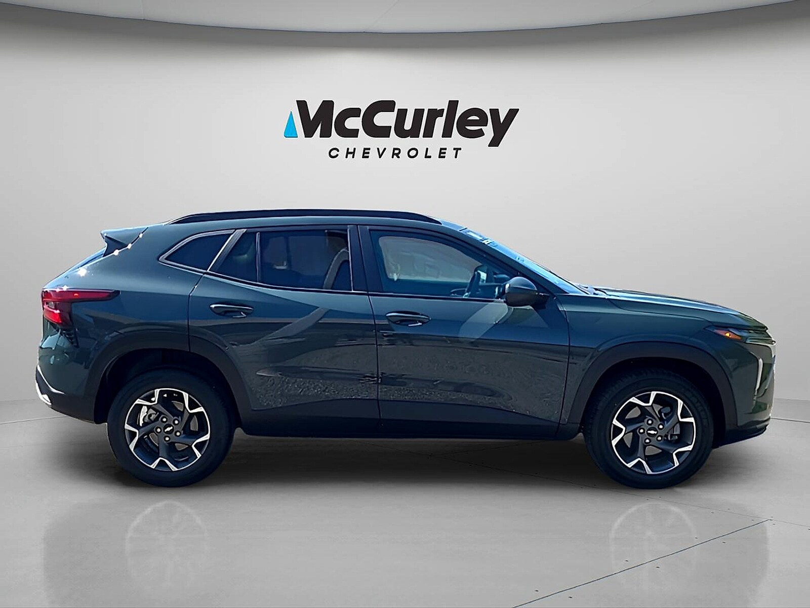2025 Chevrolet Trax LT - Photo 8