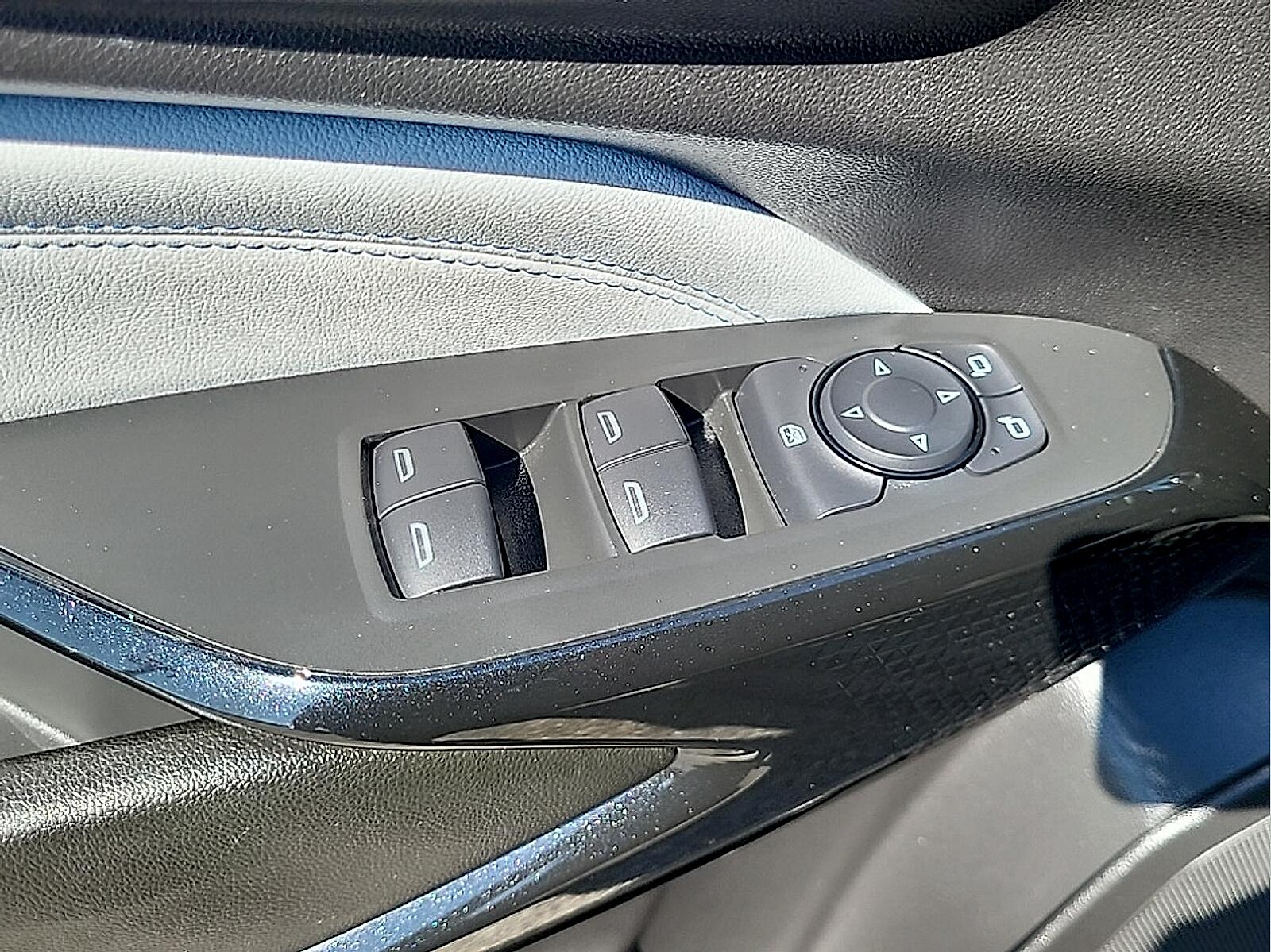 2025 Chevrolet Trax LT - Photo 14