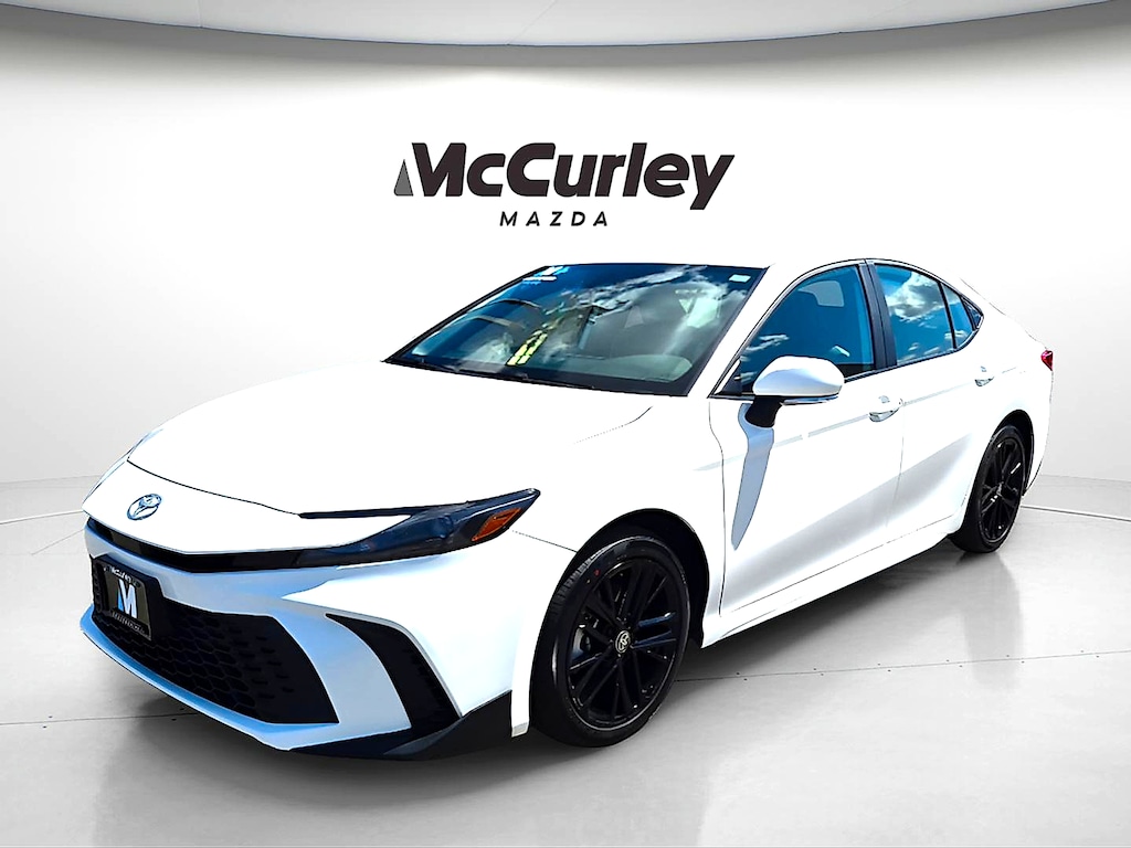 Used 2025 Toyota Camry SE
