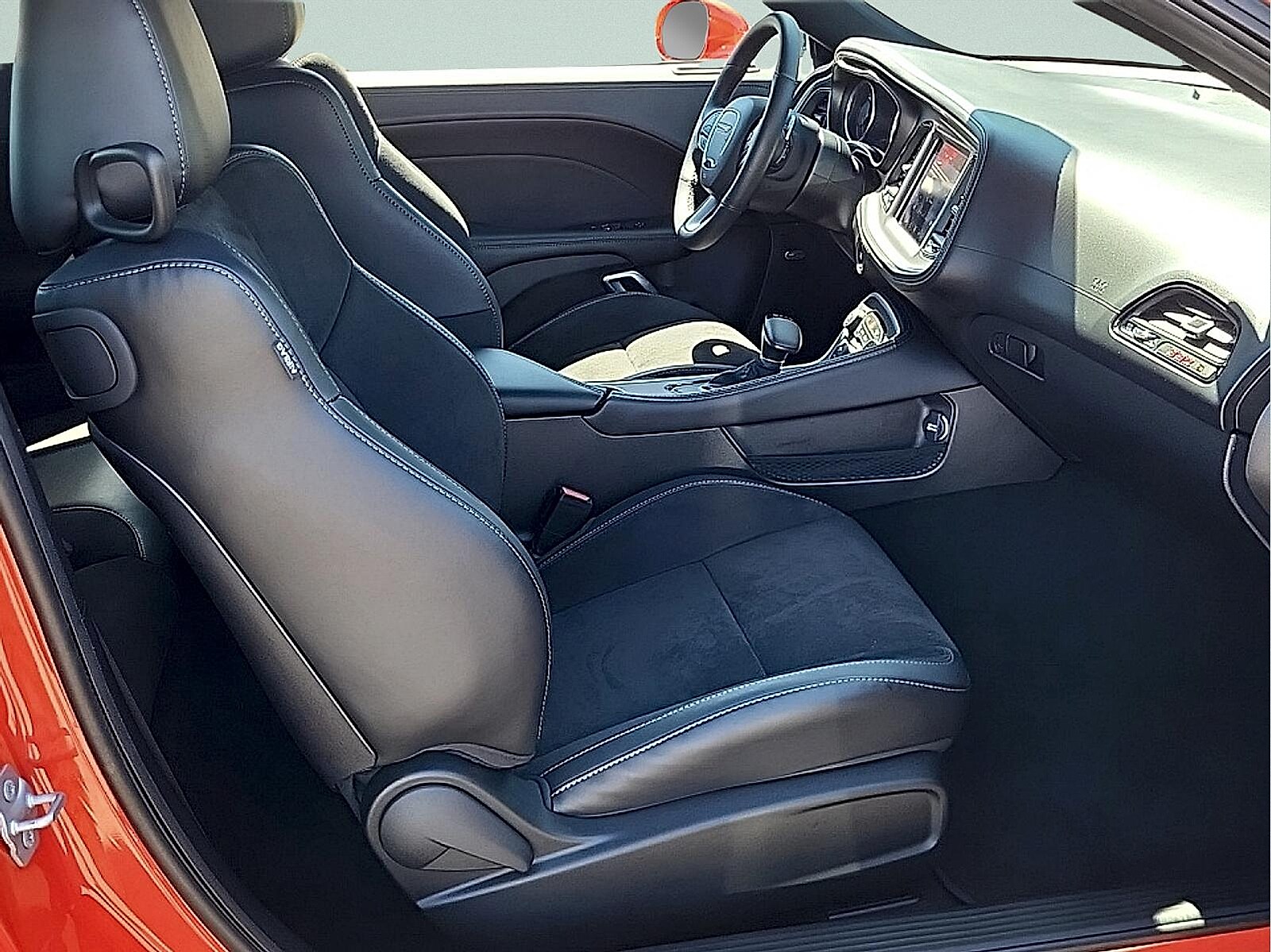 2022 Dodge Challenger R/T - Photo 10