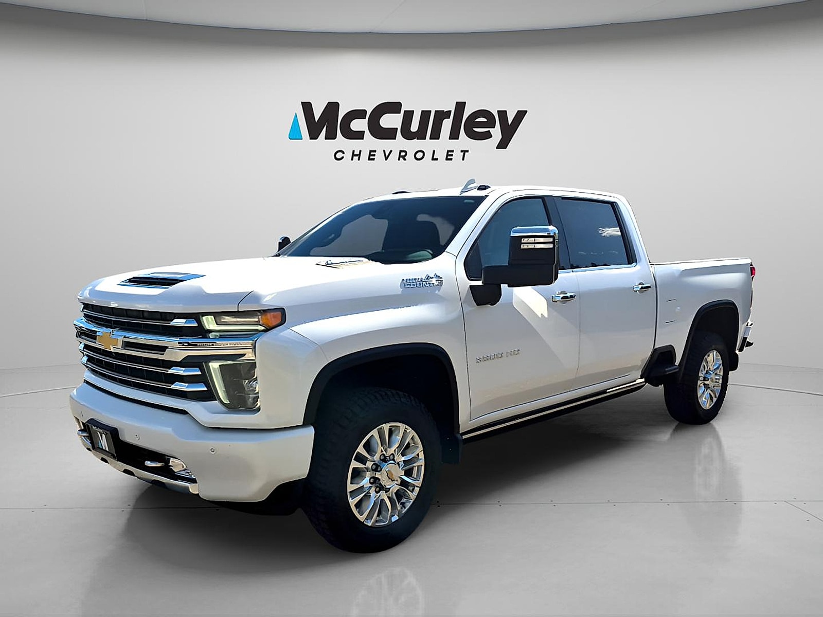 2023 Chevrolet Silverado HD High Country 4WD Crew Cab Short Box's photo