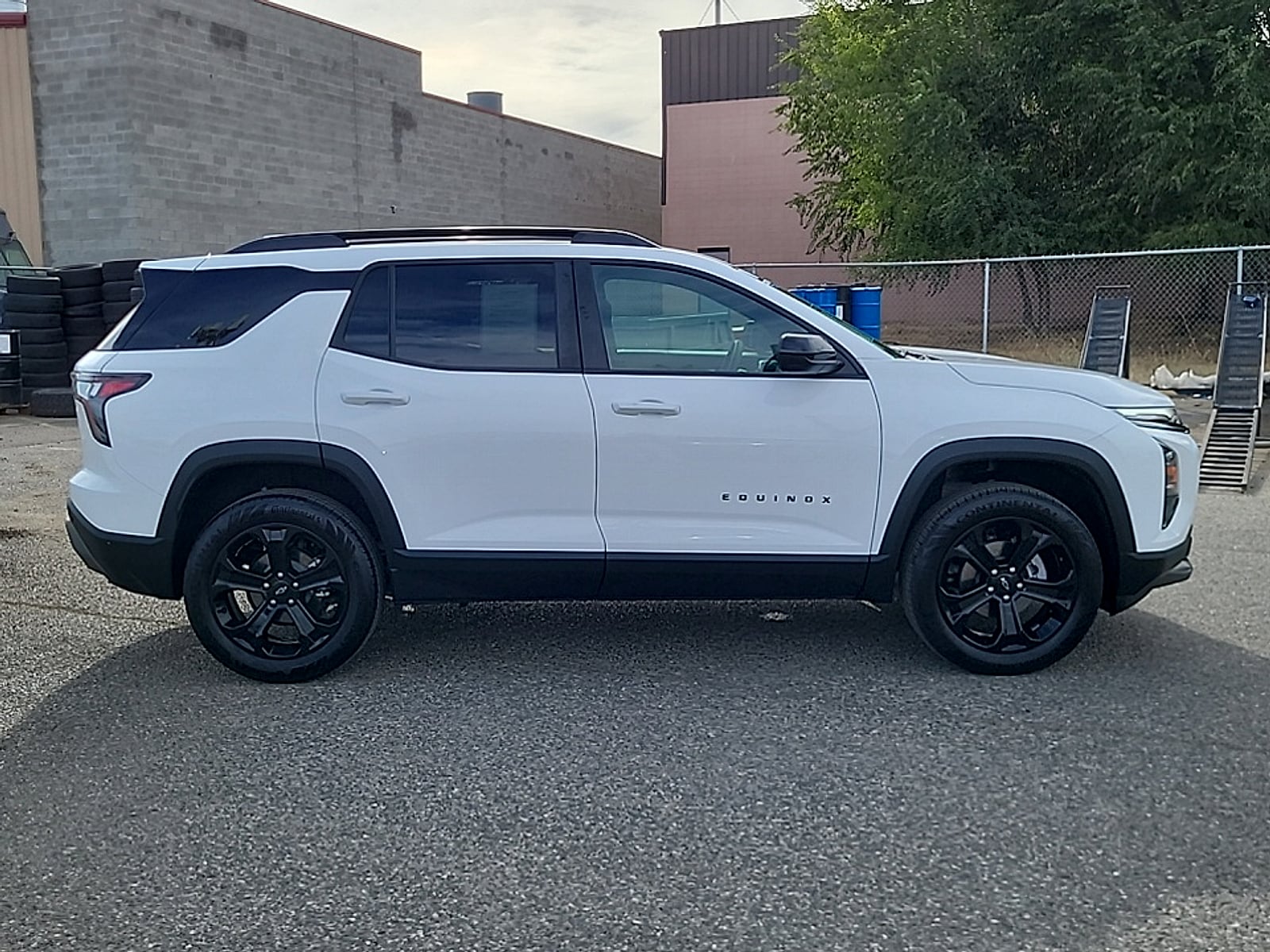 2025 Chevrolet Equinox LT - Photo 8