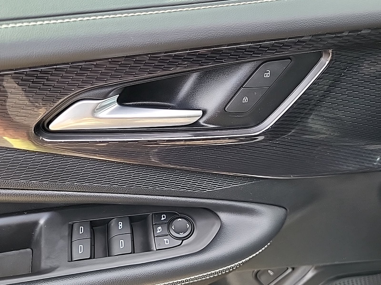 2024 Chevrolet Blazer EV LT - Photo 14