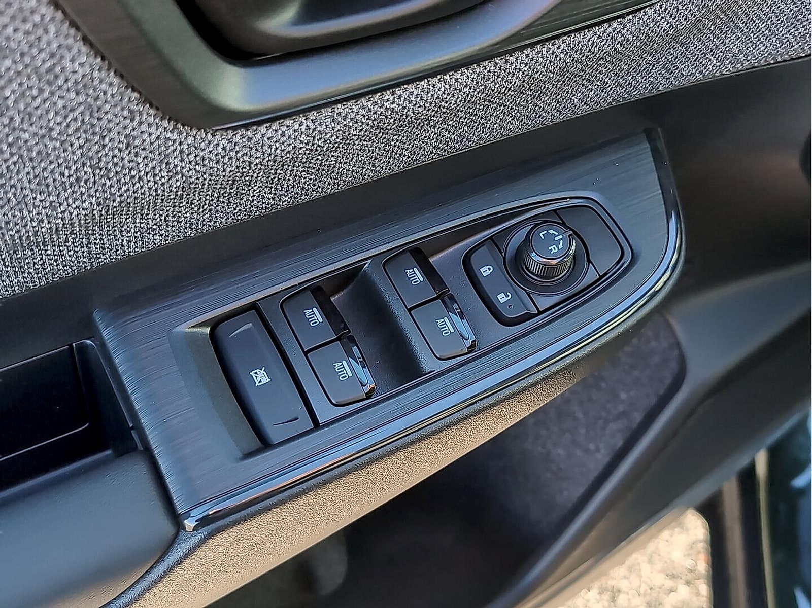 2026 Subaru Outback Limited - Photo 16