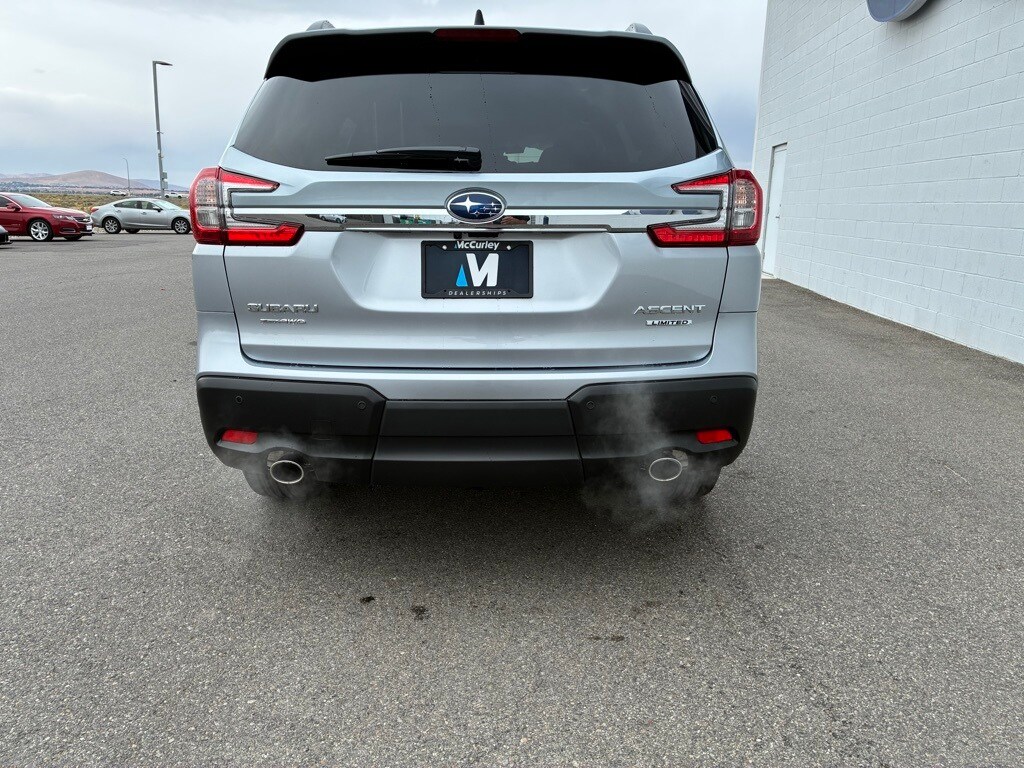 2025 Subaru Ascent Limited photo 3