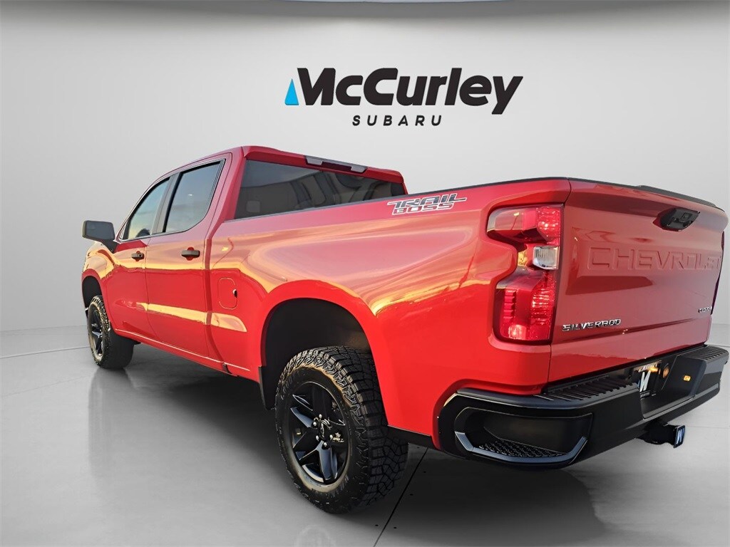 2025 Chevrolet Silverado 1500 Custom Trail Boss photo 3