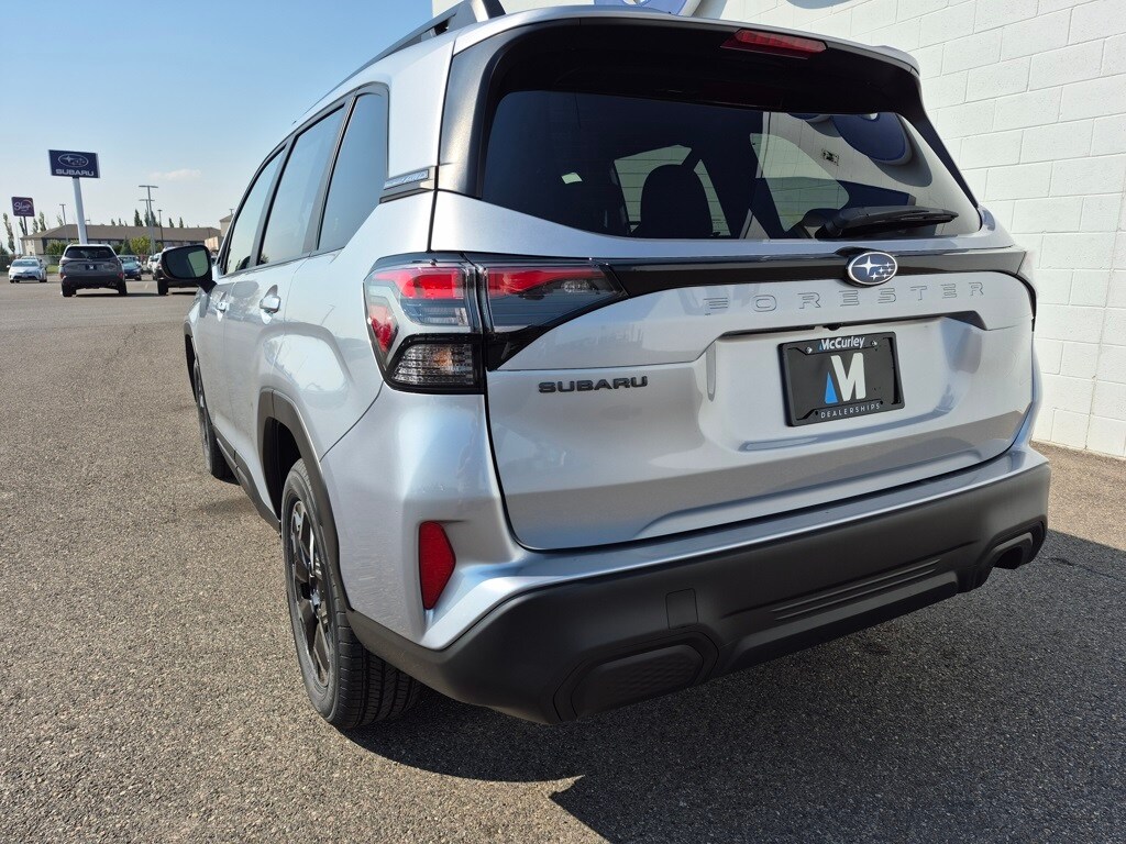 2025 Subaru Forester Premium photo 2