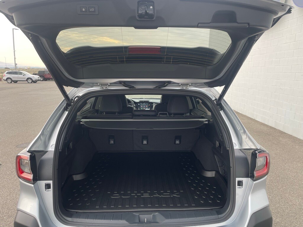 2025 Subaru Outback Limited photo 4