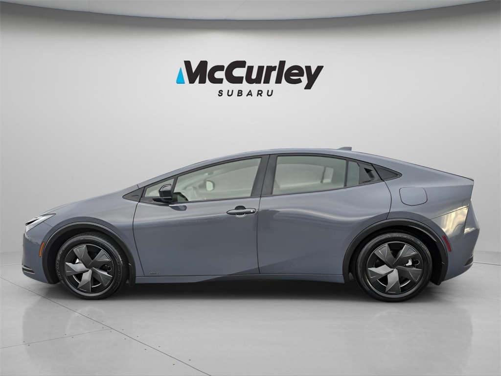 Used 2025 Toyota Prius LE Hatchback