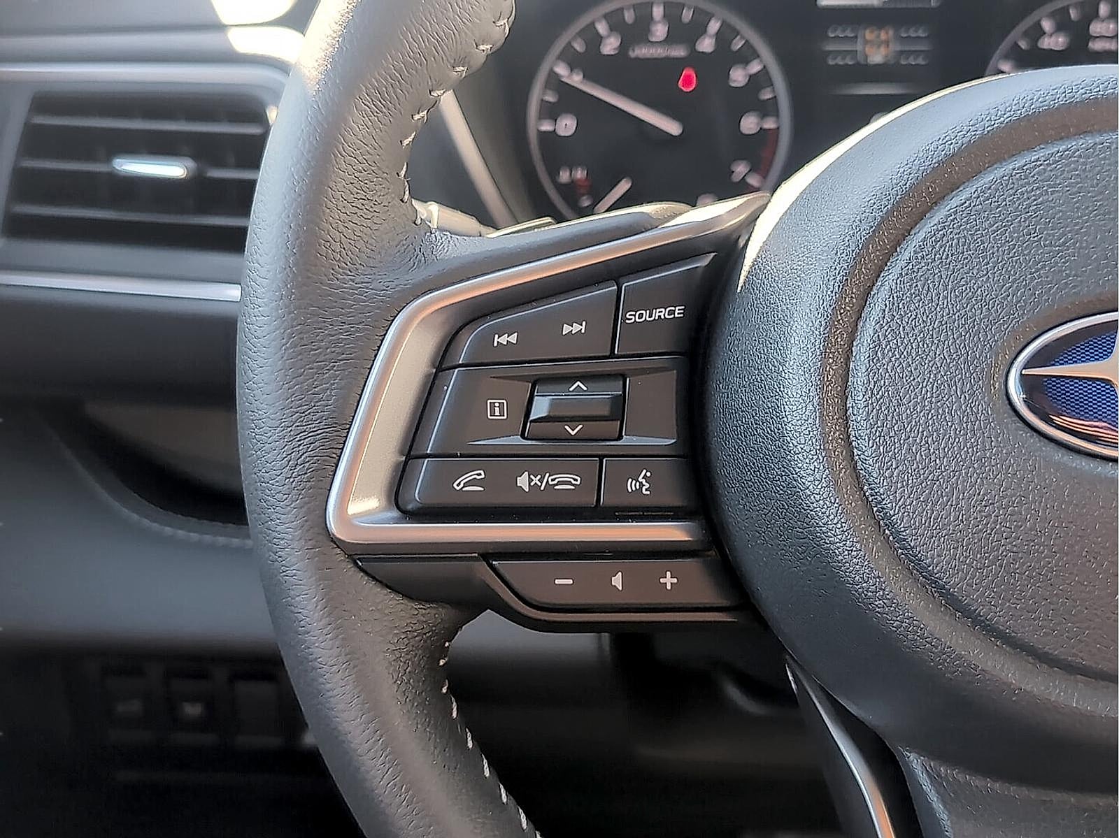 2026 Subaru Ascent Limited - Photo 25