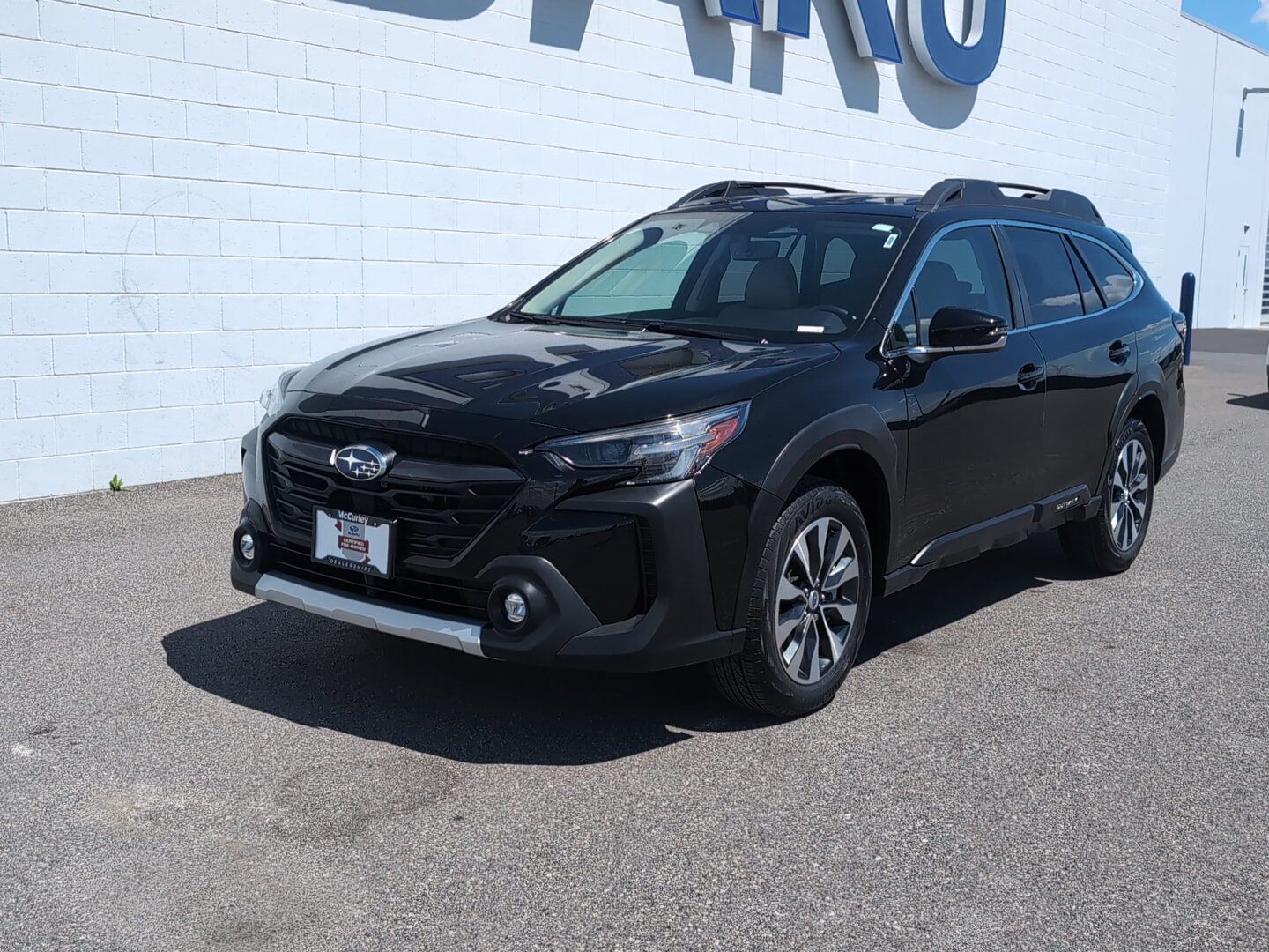 2023 Subaru Outback Limited's photo
