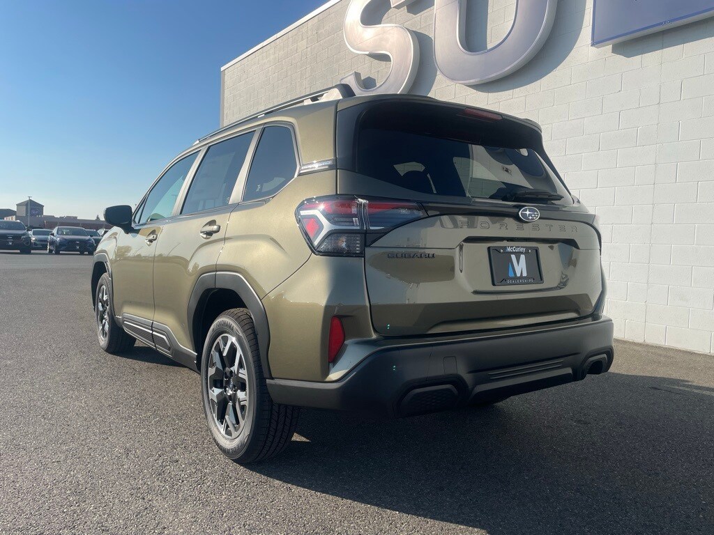 2025 Subaru Forester Premium photo 2