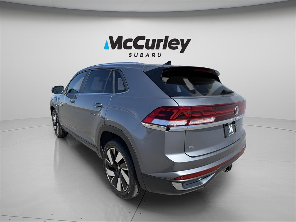 2024 Volkswagen Atlas Cross Sport SE Technology photo 2