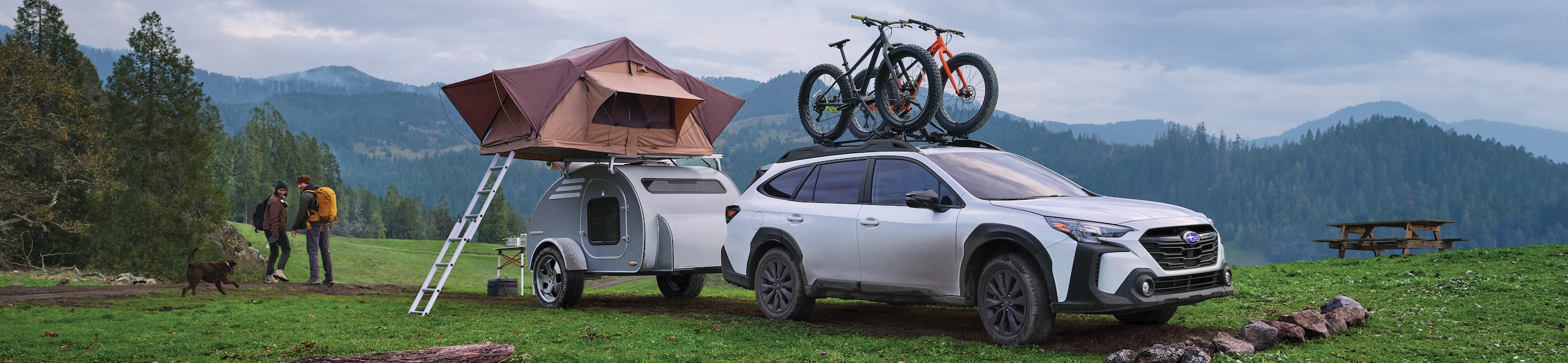 Subaru Outback Onyx towing a trailer