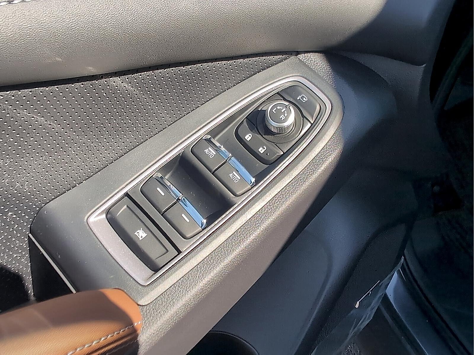2026 Subaru Ascent Touring - Photo 17