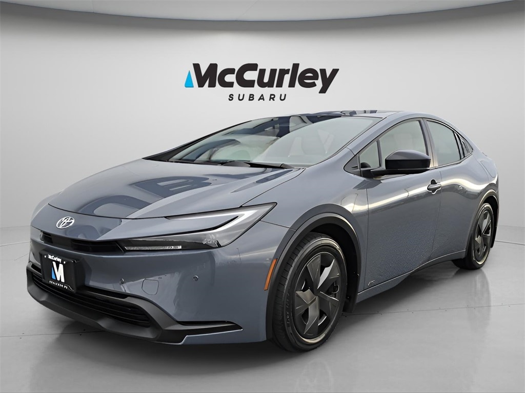 Used 2025 Toyota Prius LE Hatchback