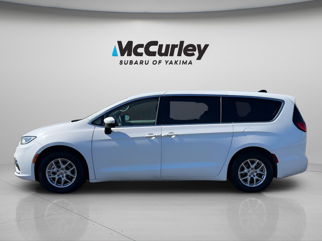 Used 2023 Chrysler Pacifica Touring L Van Passenger Van