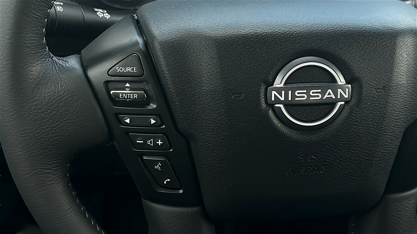 2024 Nissan Frontier SL - Photo 11